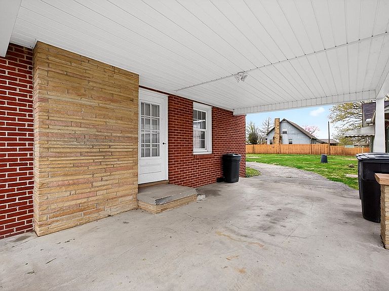 Listing photo 4