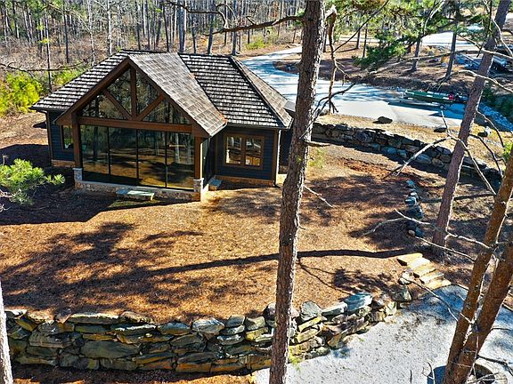 3rd image of 653 Aqua View Dr