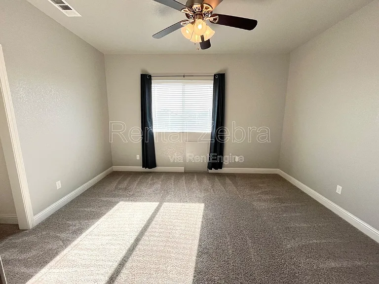 552 Granada Ct — Photo 12