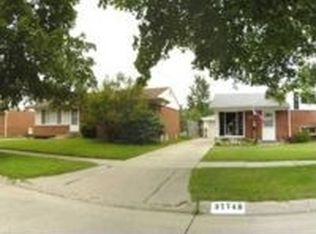 37748 Castle Dr, Romulus, MI 48174