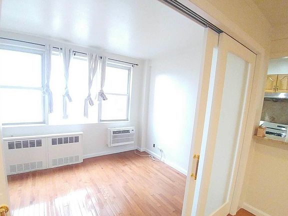 2nd image of 50 Bayard St APT 7X