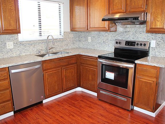 2nd image of 818 N Abbott Ave