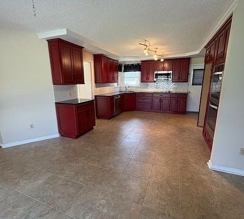 4th image of 9516 Westmoreland Rd