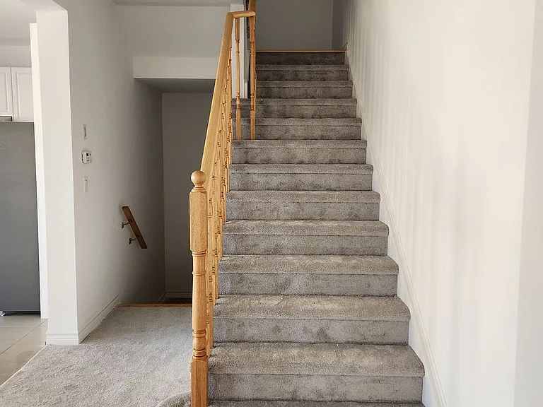 338 Russell St — Photo 7