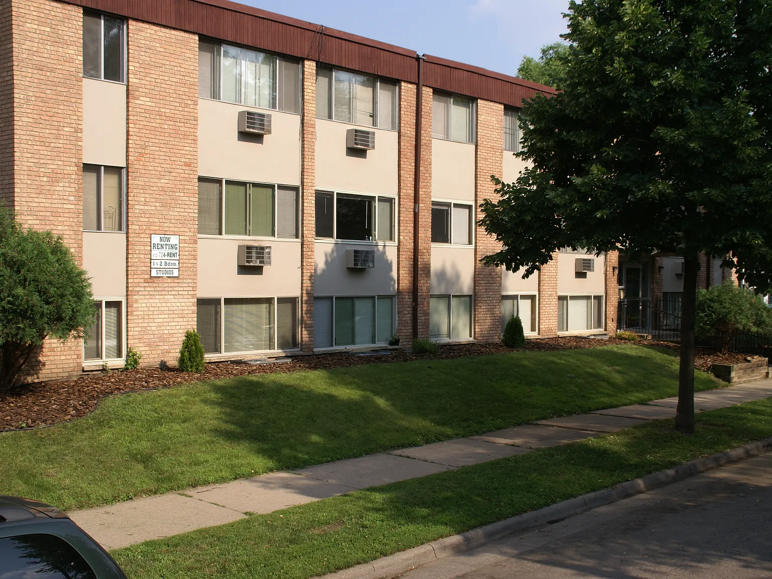 Powderhorn Park Apartments — Photo 3