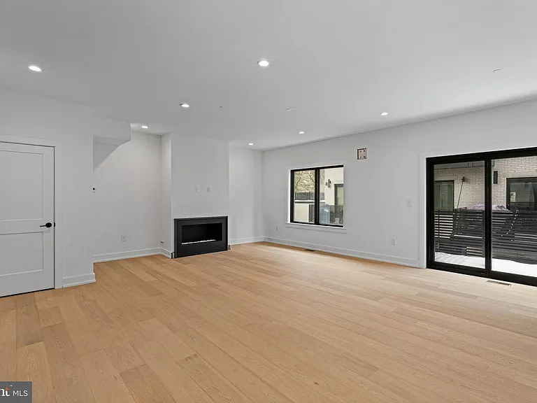 706 Latona St #G — Photo 11
