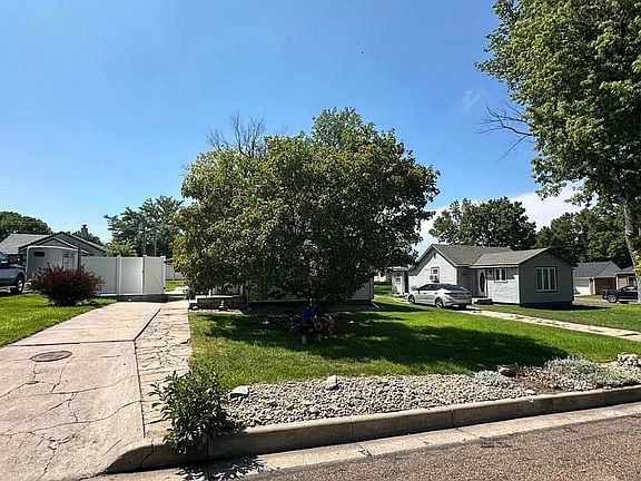 4th image of 410 S Bowman Ave