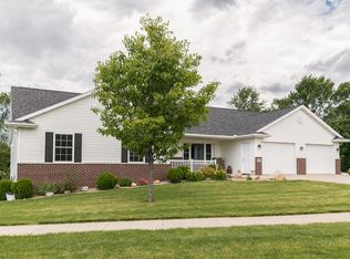 100 8th St, Springville, IA 52336