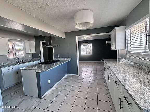 5th image of 6000 Pompeii St