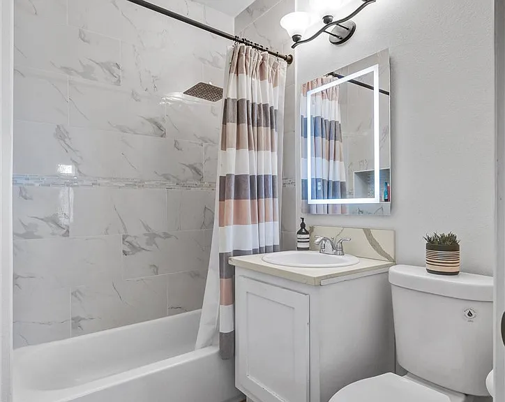 235 W 58th St — Photo 13