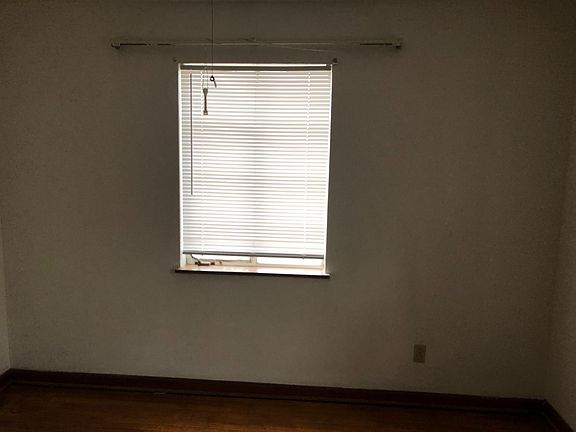 5th image of 2727 Harrison Ave