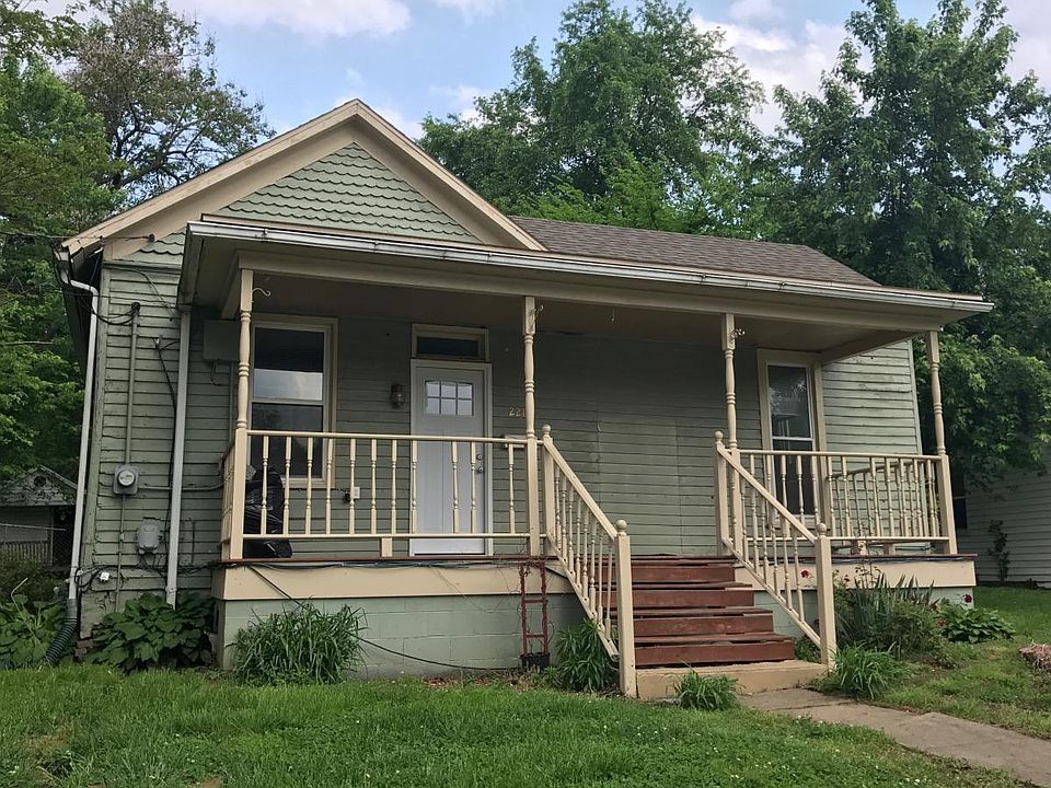 1st image of 221 Cypress St