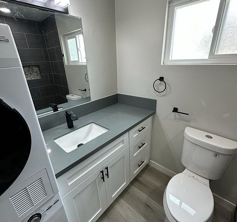 1st image of 2118 Mission Ave #8