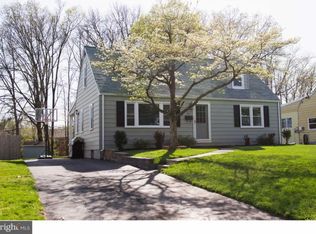 324 Surrey Ln, Hatboro, PA 19040