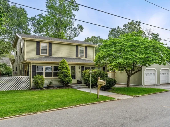 35 Magnolia St, Saugus, MA 01906