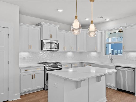 7th image of this home