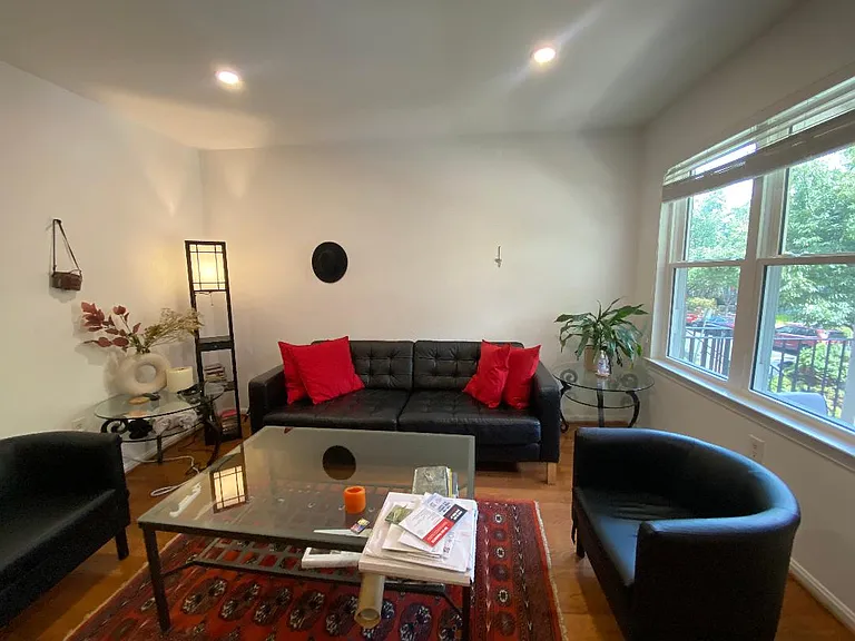 1327 Belmont St NW — Photo 15