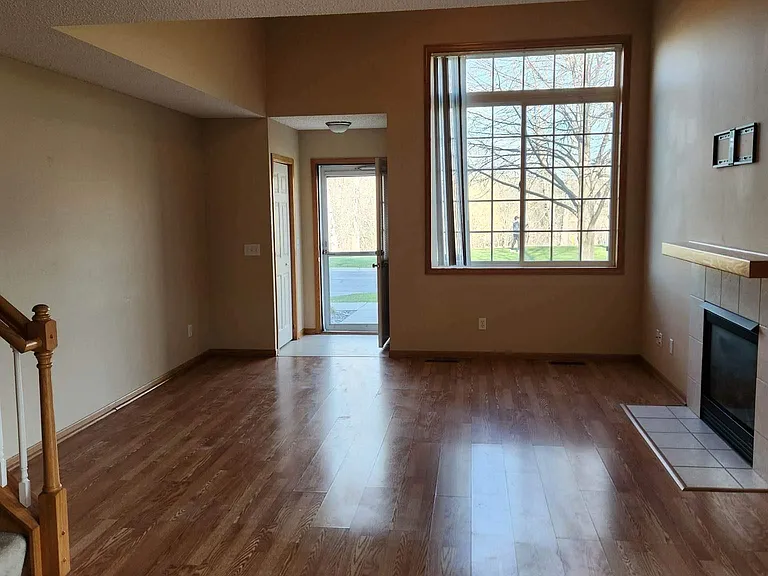 20569 Abbey Ln — Photo 3