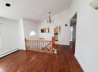 11 Grange St, Huntington, NY 11743