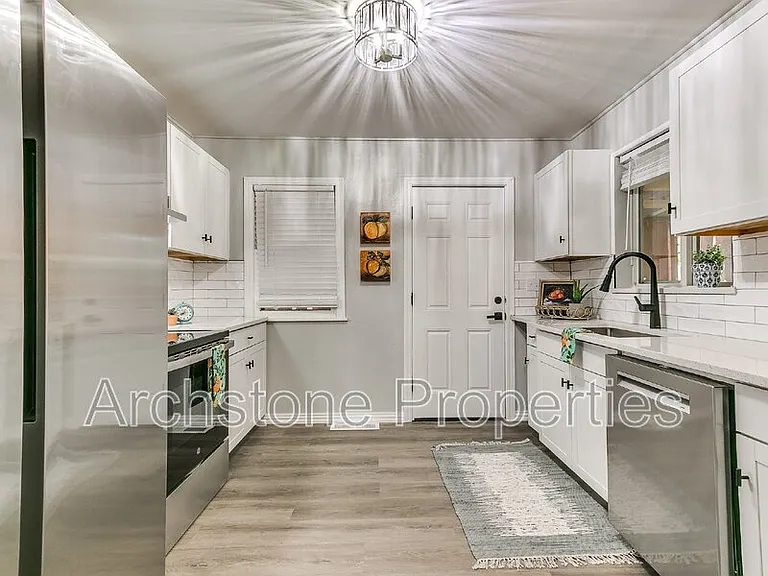 2617 NW 37th St — Photo 24