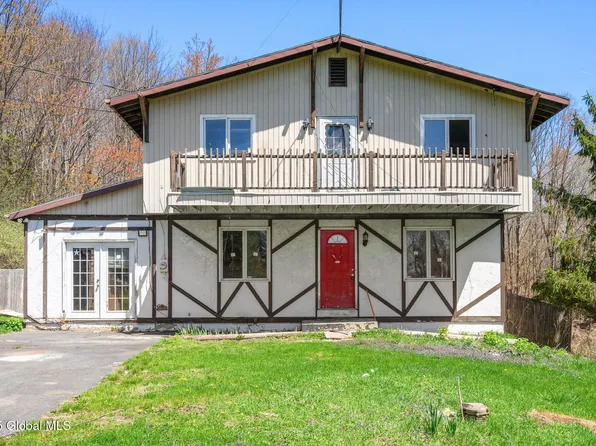 11 Charl Lane, Troy, NY 12180