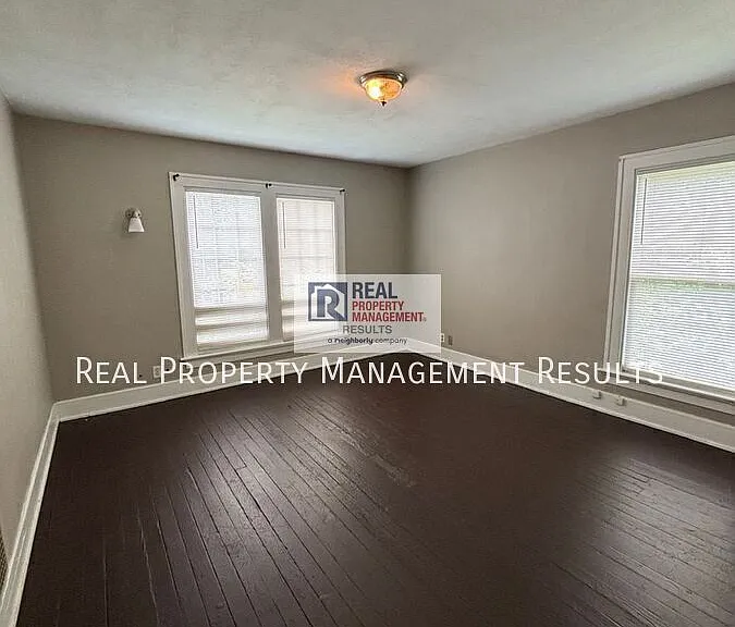 719 E Chandler Ave — Photo 15