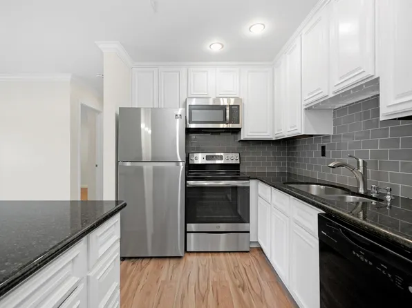 325 Lenox Ave APT 308, Oakland, CA 94610