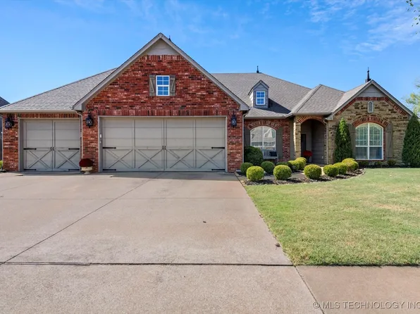 229 Sagebrush Dr, Bartlesville, OK 74006