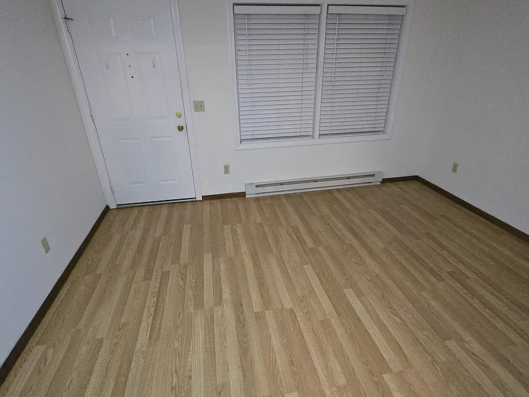 812 Court St #D — Photo 18