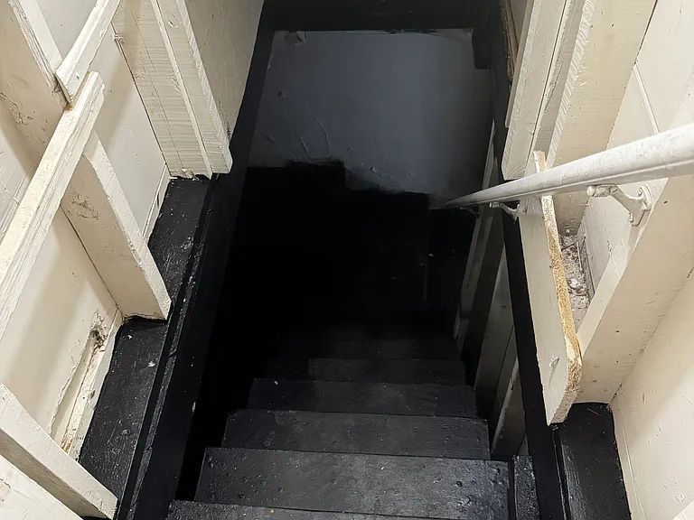 1611 Gray Ave — Photo 11