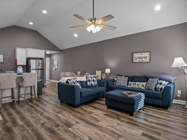 10560 Church Rd, Bon Aqua, TN 37025
