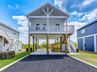 1052 Johnson Rd, Gilchrist, TX 77617