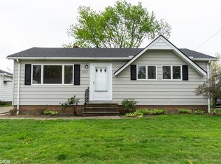 30112 Vineyard Rd, Willowick, OH 44095