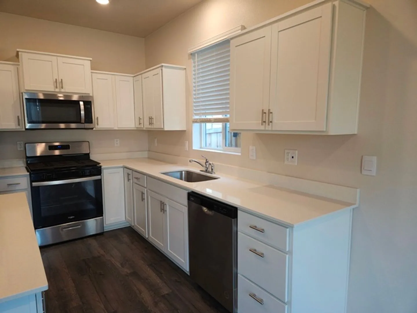 4Bd/2.5Ba Two Story House - Available to View! — Photo 2