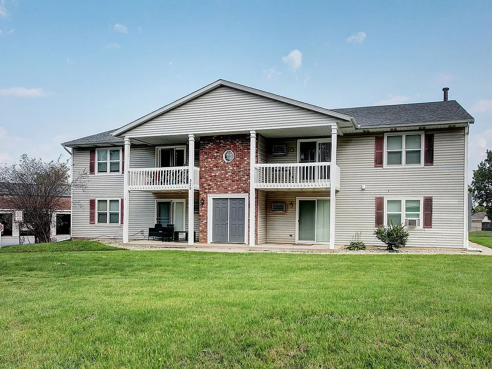 320 Oxford Ct #8