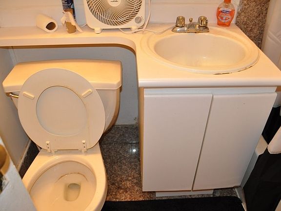 5th image of 253 E 77th St APT 3A