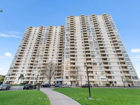 340 Dixon Rd #114, Toronto, ON M9R 1T1