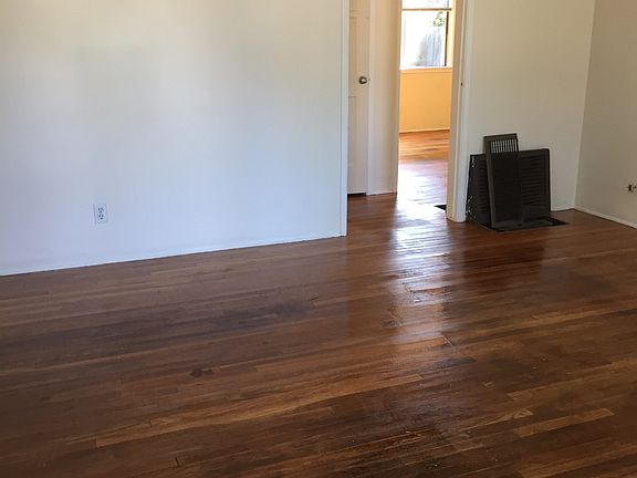 5th image of 6814 Shoshone Ave