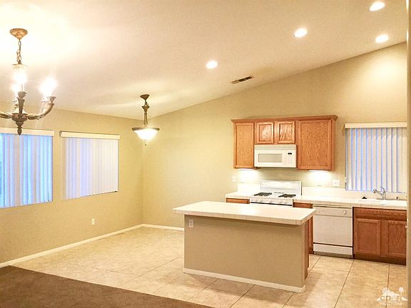 2nd image of 13526 Calle Amapola