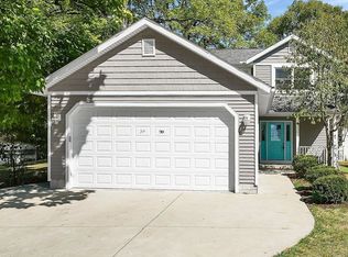 90 2nd St, Athens, OH 45701