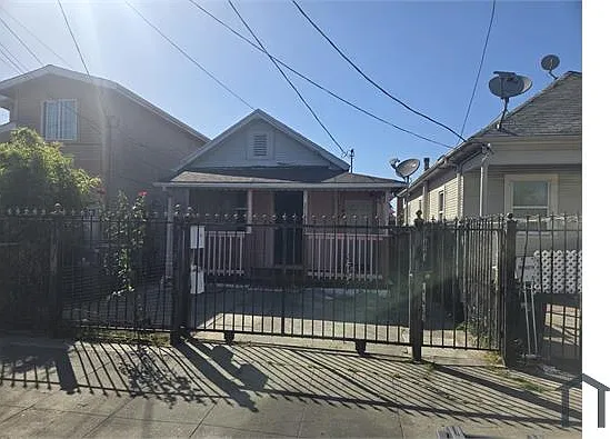 1339 52nd Ave — Photo 1