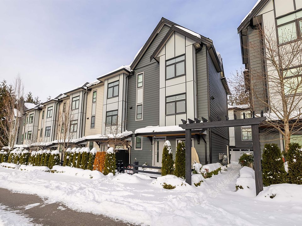 1st image of 2427 164th St #25