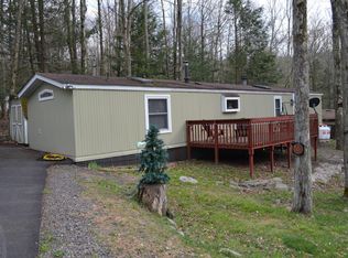 102 Dogwood Dr, Greentown, PA 18426