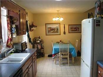 5th image of 218 Warren Cir