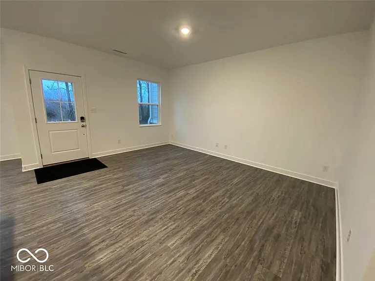 6414 Apperson Dr — Photo 9