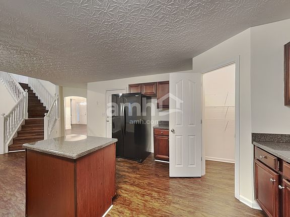 3rd image of 6372 Daniell Springs Dr