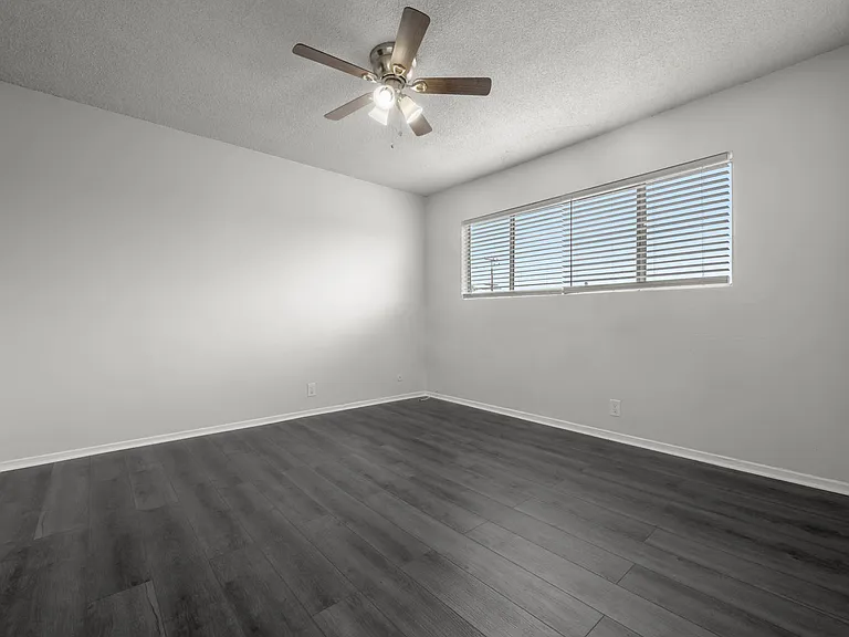 814 Victor Ave #14 — Photo 14