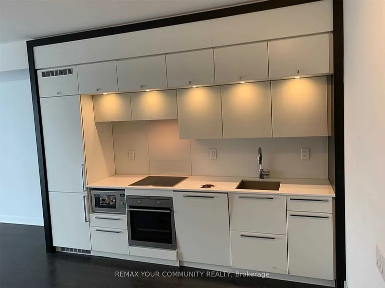 15 Grenville St #4205 — Photo 7