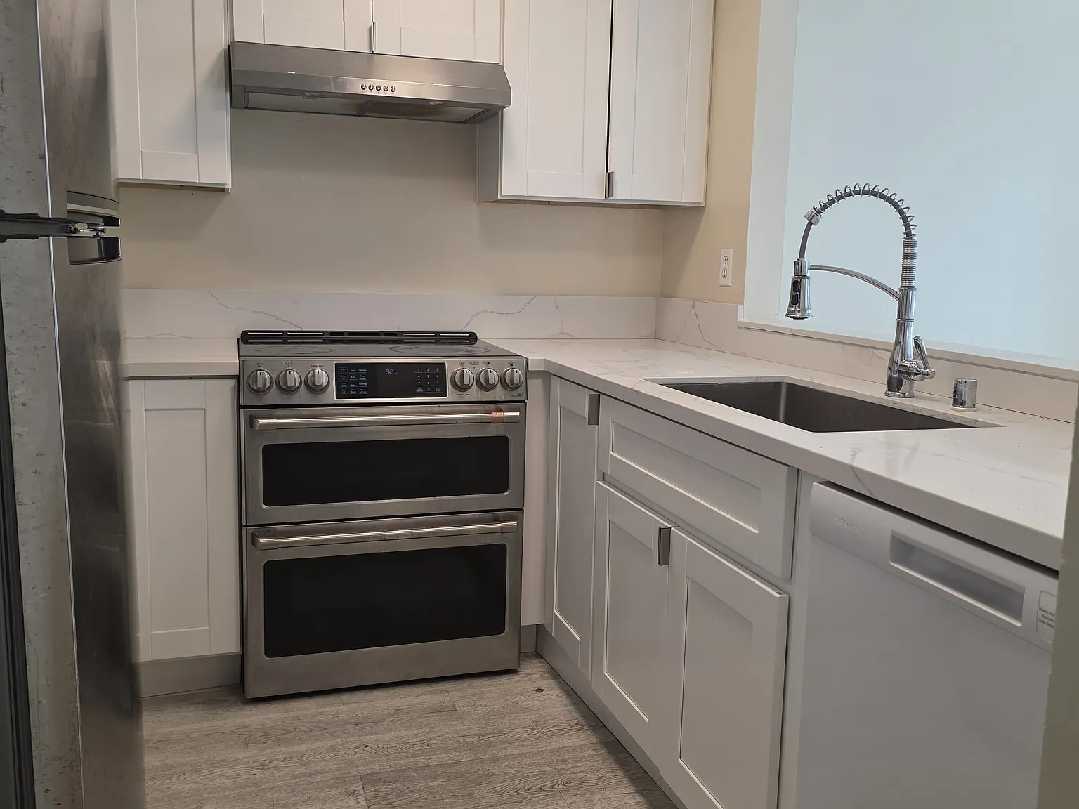 2 bed, 1.5 bath, 947 sqft, $2,450 — Photo 4
