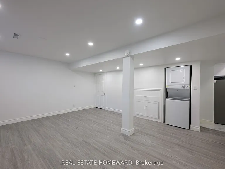 114 Old Sheppard Ave #LOWER — Photo 11
